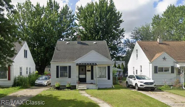 28675 Barton Street Garden City City, MI 48135