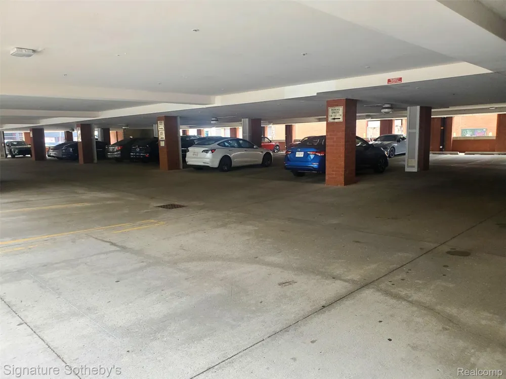 111 Main Street #202 Royal Oak City, MI 48067