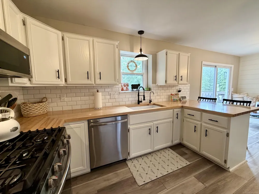 560 Thornehill Trail Oxford Village, MI 48371