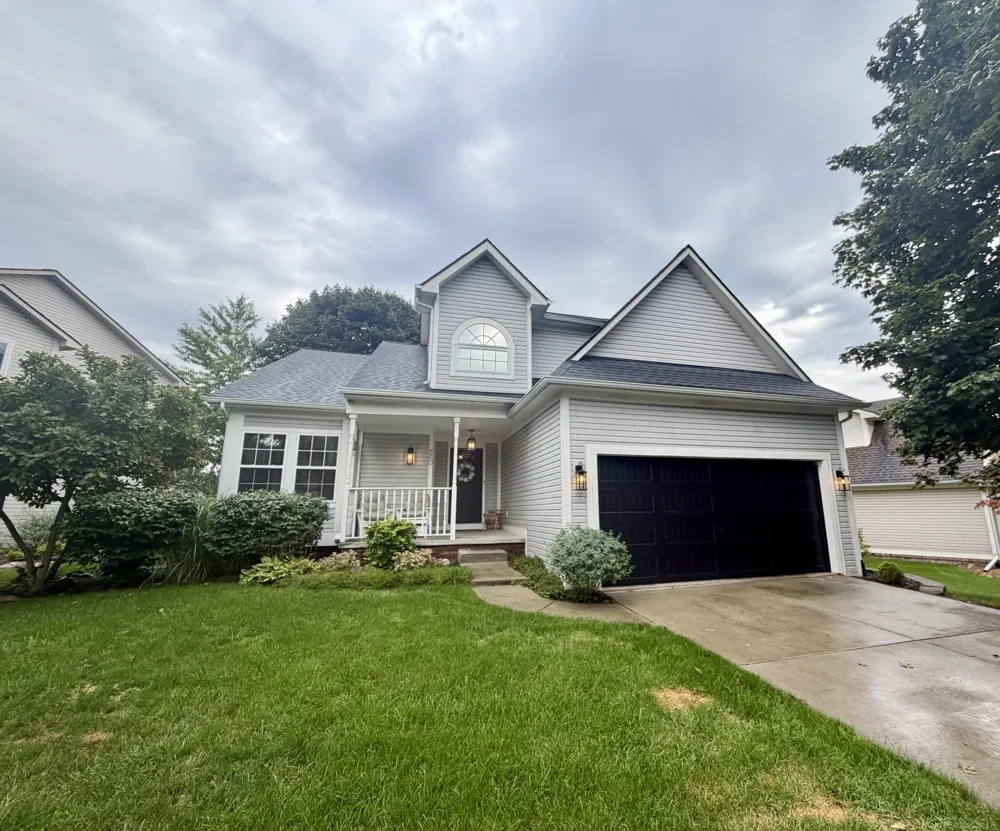 560 Thornehill Trail Oxford Village, MI 48371