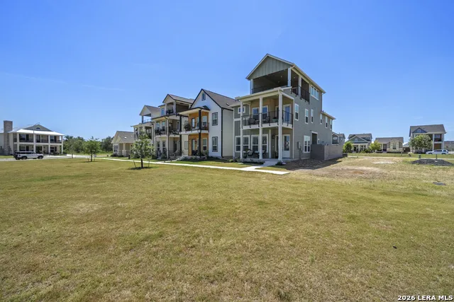634 CHAMBRAY RD New Braunfels, TX 78130