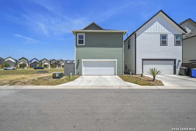 634 CHAMBRAY RD New Braunfels, TX 78130