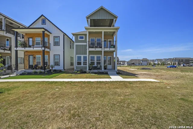 634 CHAMBRAY RD New Braunfels, TX 78130