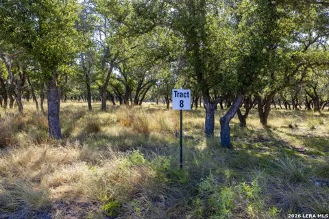 TBD Legacy Oaks Dr.