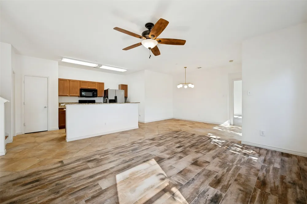 5900 Stone Mountain The Colony, TX 75056