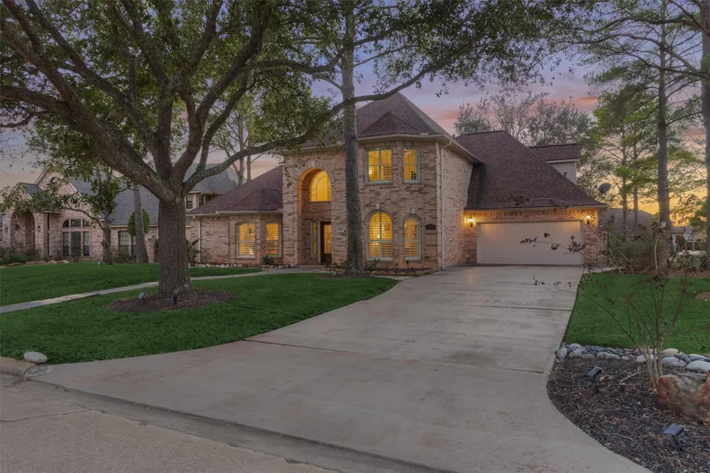 147 Sunnyvale W Montgomery, TX 77356