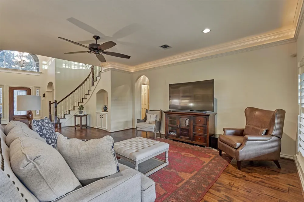 147 Sunnyvale W Montgomery, TX 77356