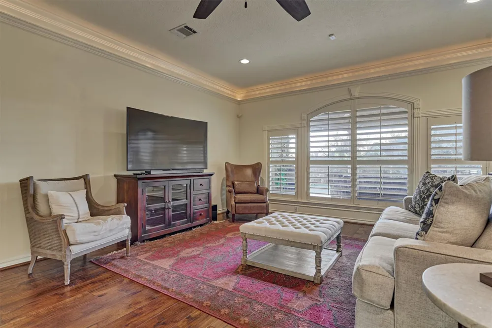 147 Sunnyvale W Montgomery, TX 77356