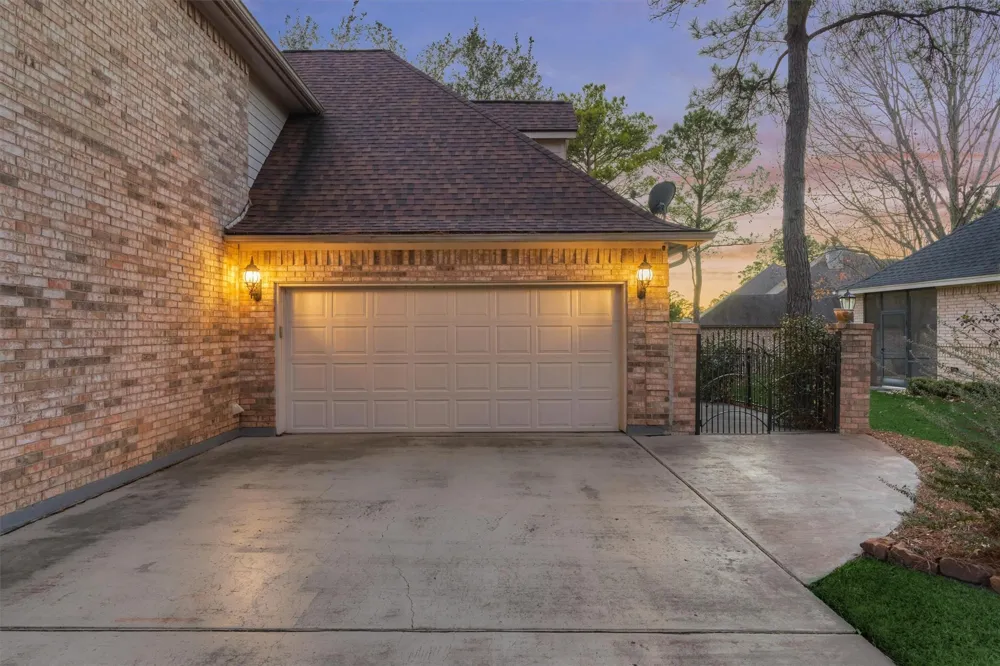147 Sunnyvale W Montgomery, TX 77356