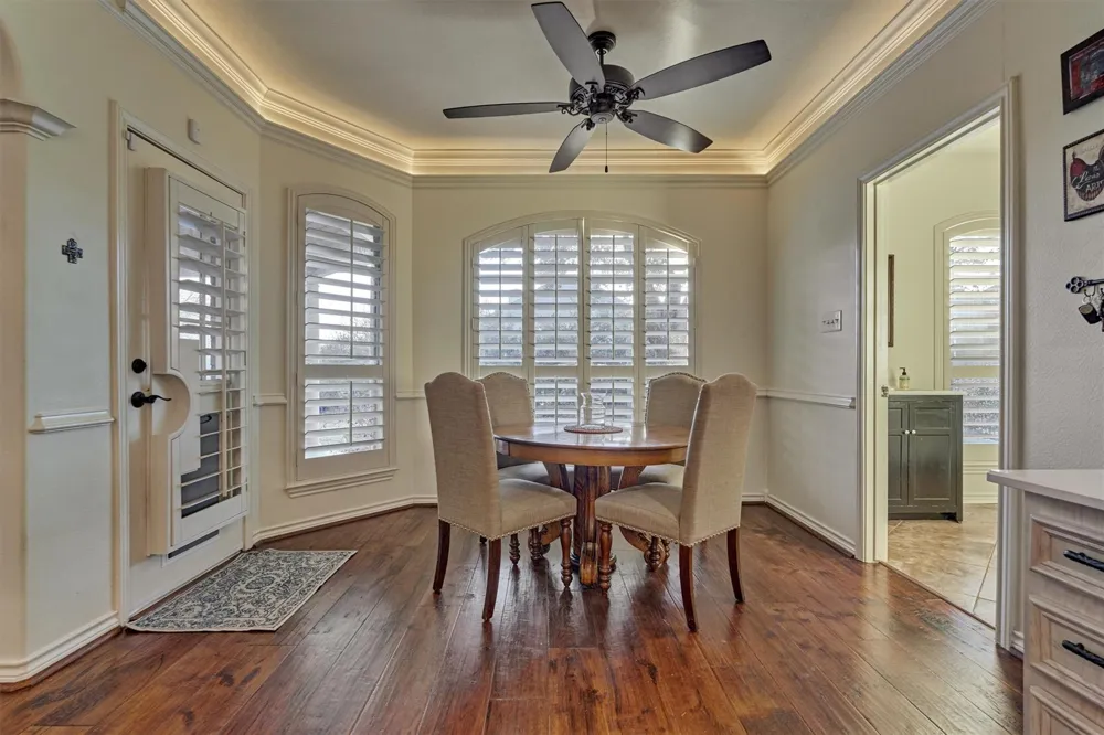 147 Sunnyvale W Montgomery, TX 77356