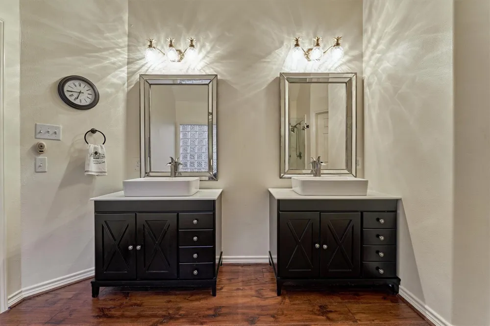 147 Sunnyvale W Montgomery, TX 77356