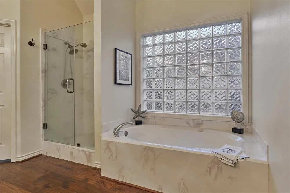 147 Sunnyvale W Montgomery, TX 77356
