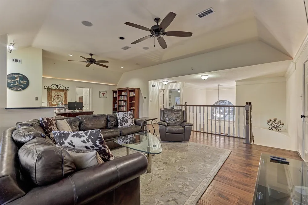 147 Sunnyvale W Montgomery, TX 77356