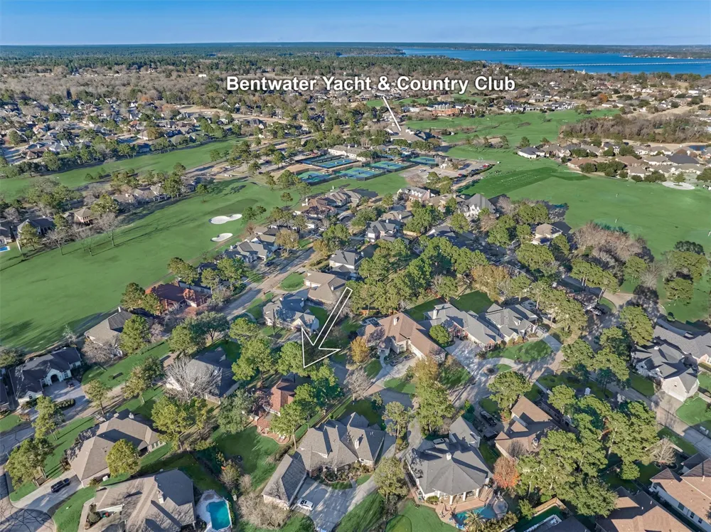 147 Sunnyvale W Montgomery, TX 77356
