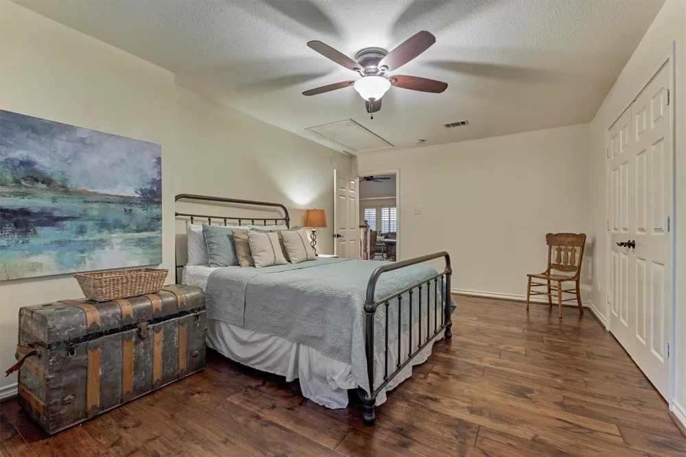 147 Sunnyvale W Montgomery, TX 77356