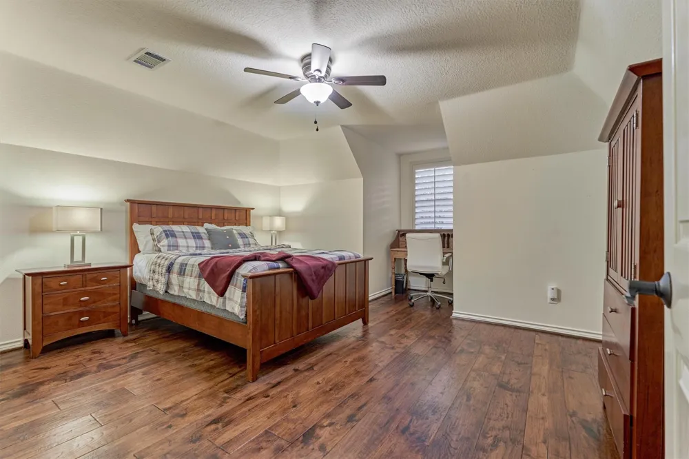 147 Sunnyvale W Montgomery, TX 77356