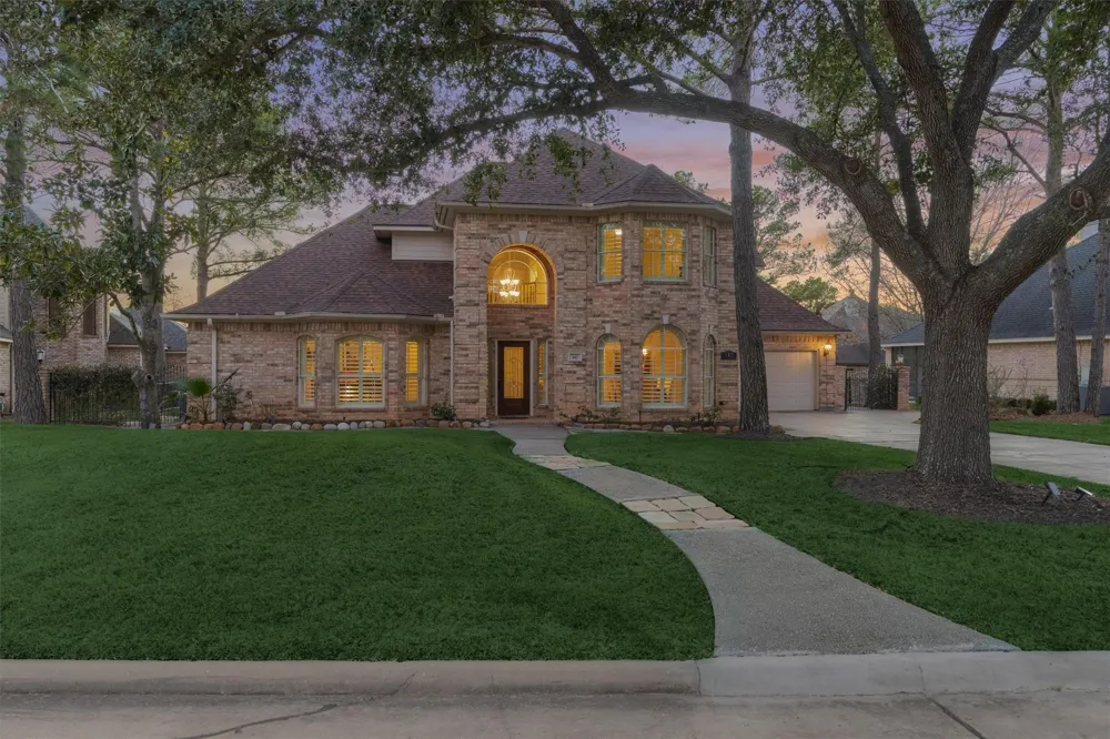 147 Sunnyvale W Montgomery, TX 77356