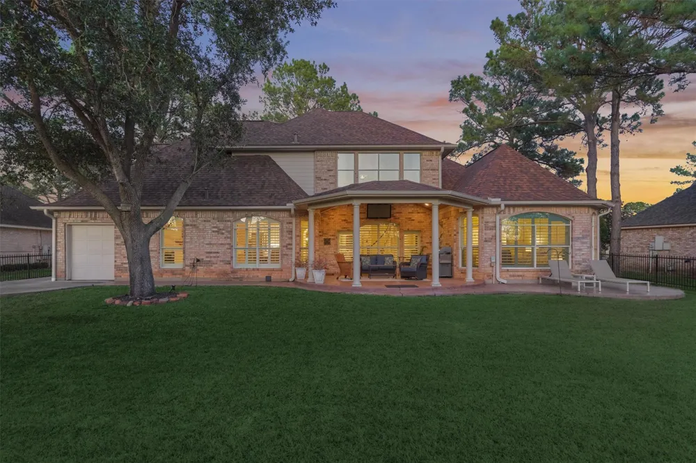 147 Sunnyvale W Montgomery, TX 77356
