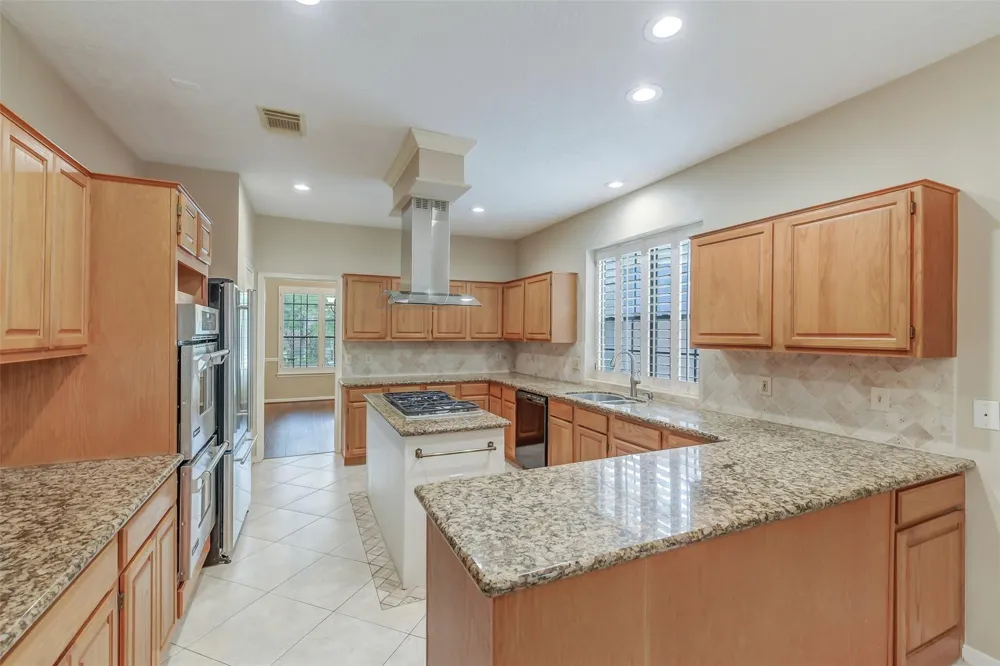 35 Cherry Blossom Place Spring, TX 77381