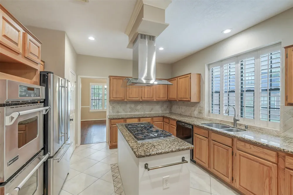35 Cherry Blossom Place Spring, TX 77381