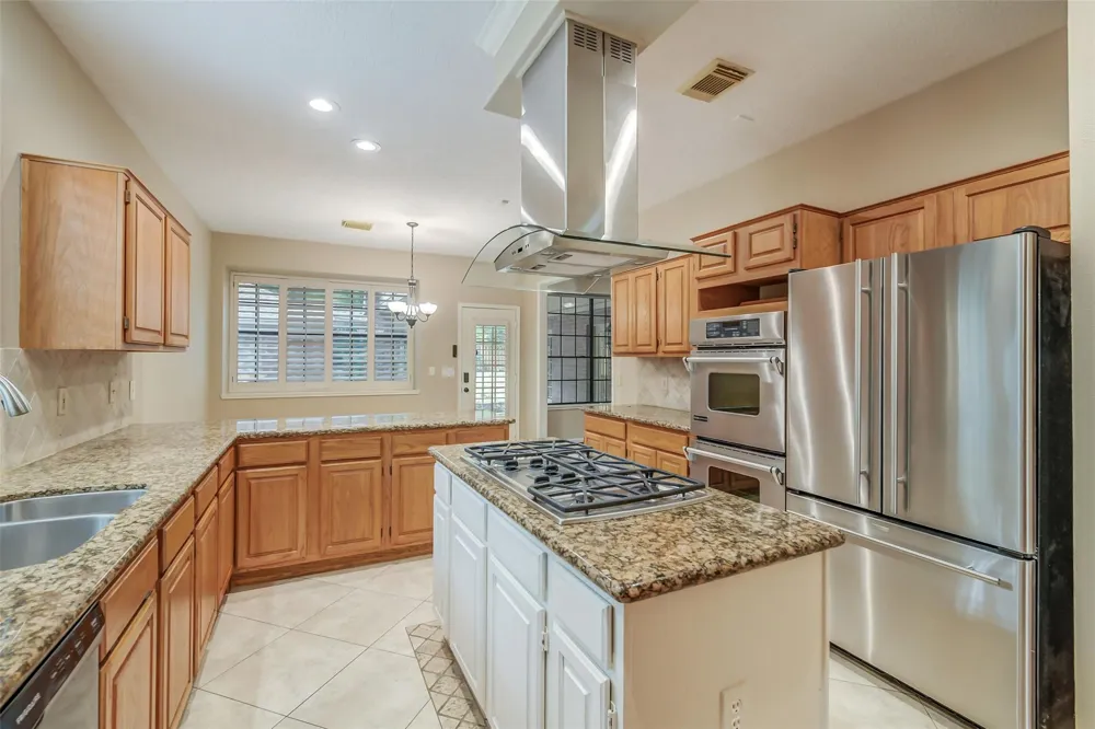 35 Cherry Blossom Place Spring, TX 77381