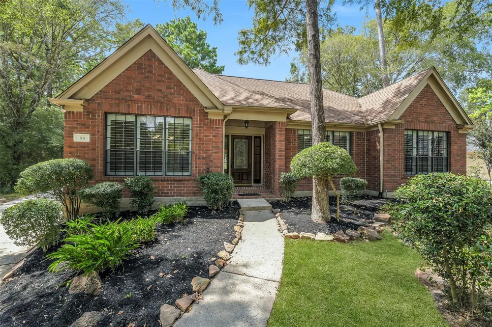 35 Cherry Blossom Place Spring, TX 77381
