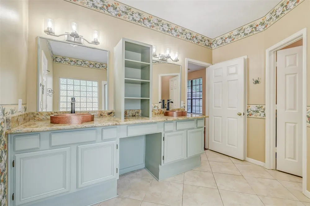 35 Cherry Blossom Place Spring, TX 77381