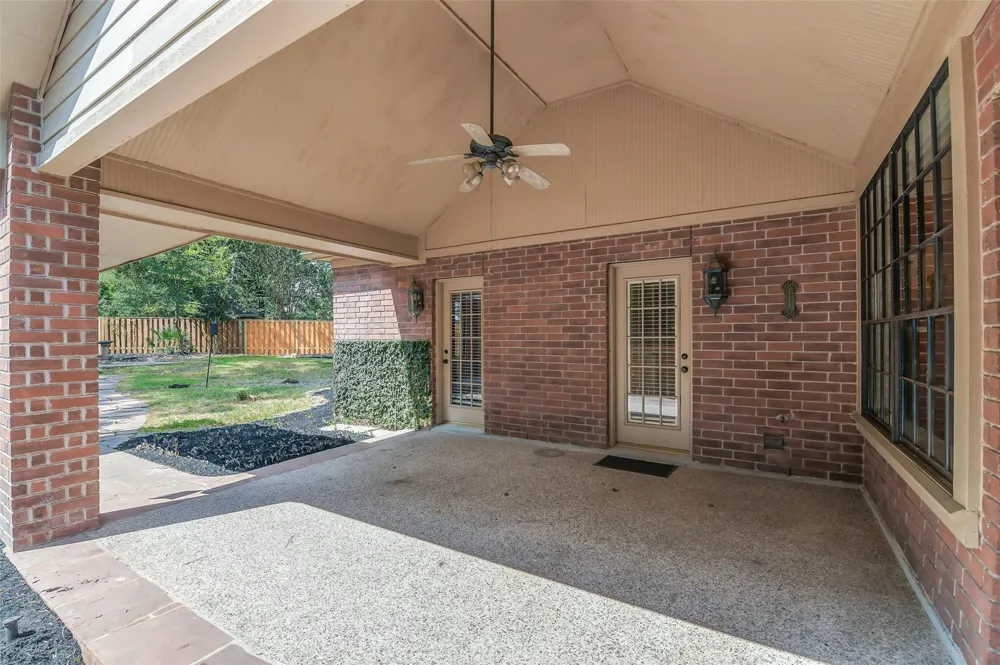 35 Cherry Blossom Place Spring, TX 77381
