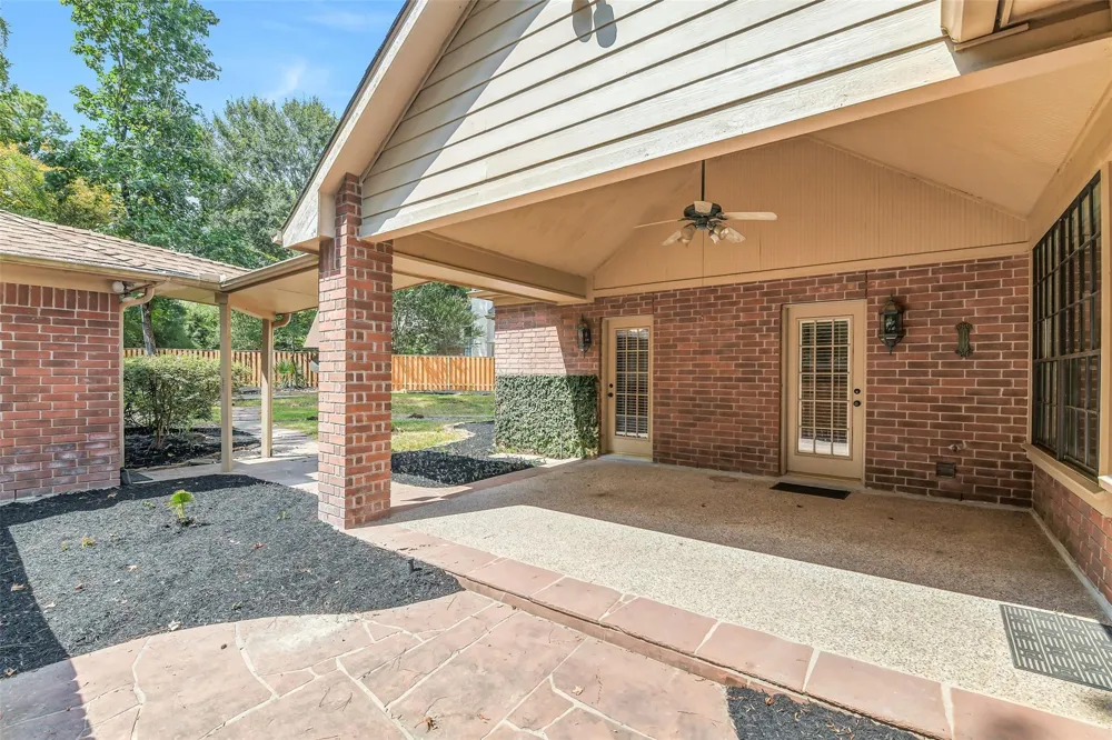 35 Cherry Blossom Place Spring, TX 77381