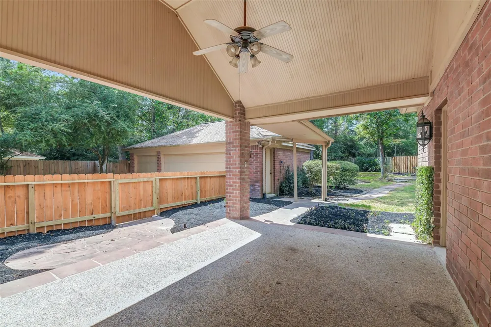 35 Cherry Blossom Place Spring, TX 77381