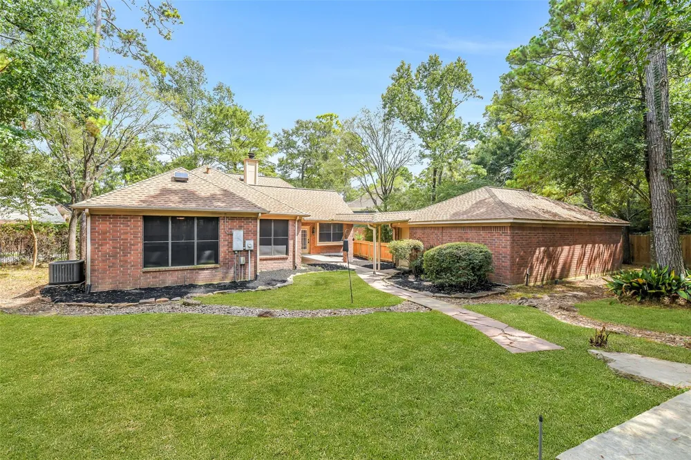 35 Cherry Blossom Place Spring, TX 77381