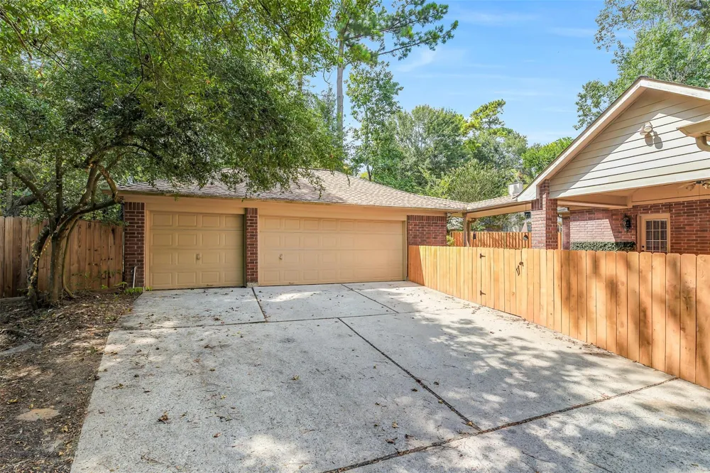 35 Cherry Blossom Place Spring, TX 77381