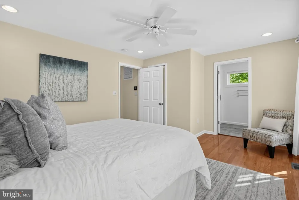 4601 WAVERLY AVENUE Garrett Park, MD 20896