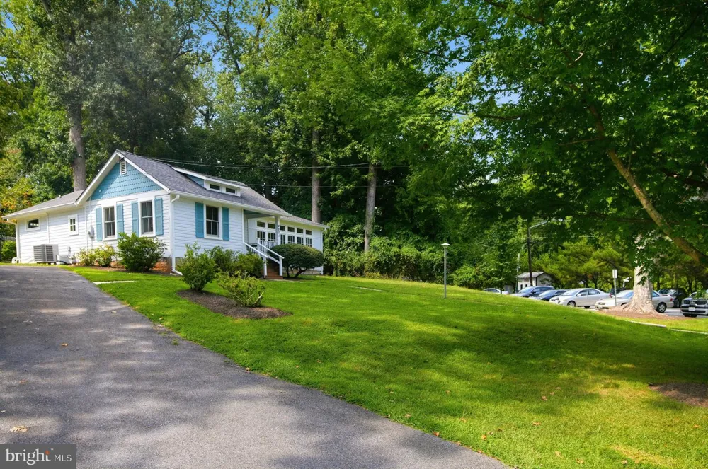 4601 WAVERLY AVENUE Garrett Park, MD 20896