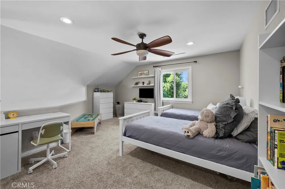 27631 Buckskin Castaic, CA 91384
