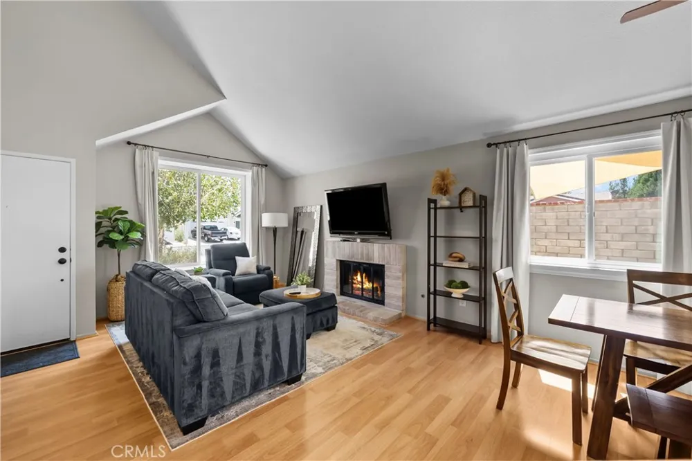 27631 Buckskin Castaic, CA 91384