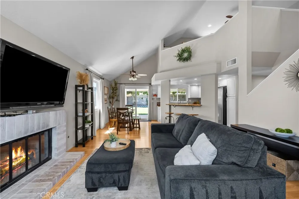 27631 Buckskin Castaic, CA 91384