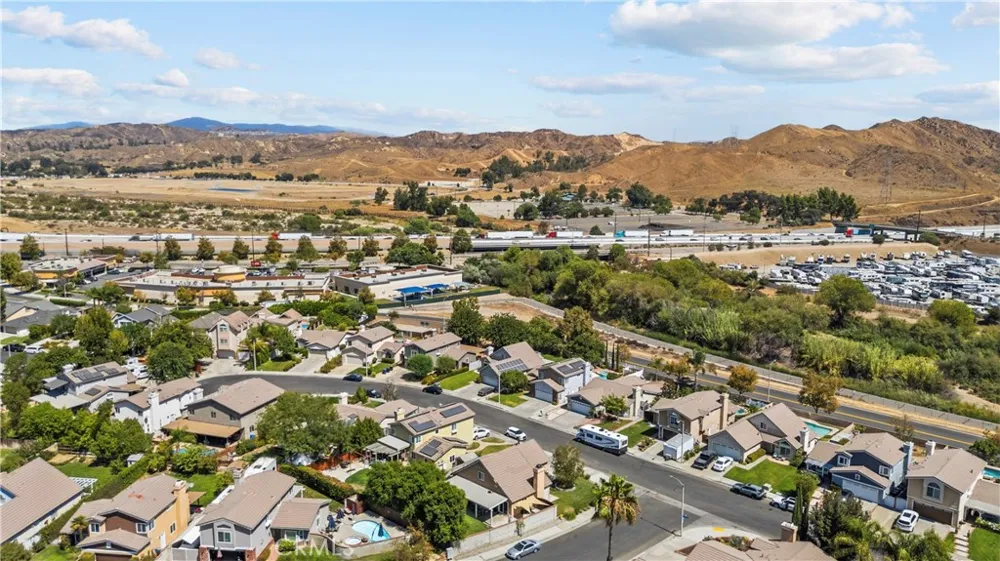 27631 Buckskin Castaic, CA 91384