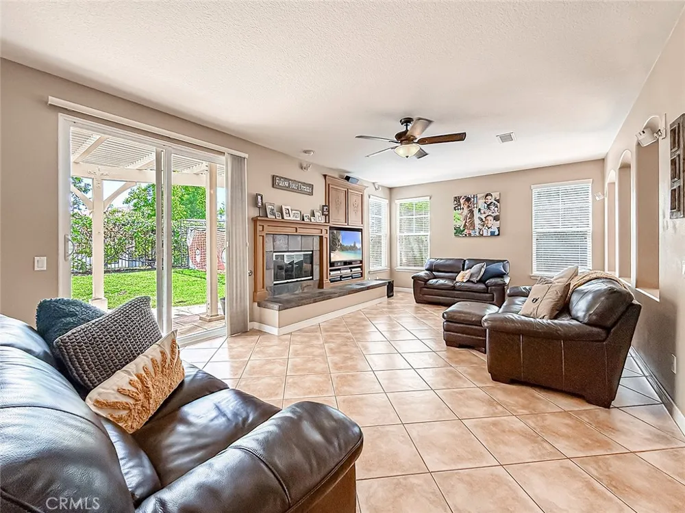 128 Laurel Ridge Drive Simi Valley, CA 93065