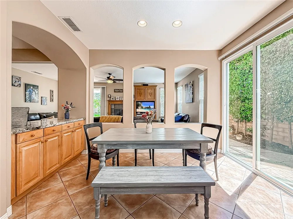 128 Laurel Ridge Drive Simi Valley, CA 93065
