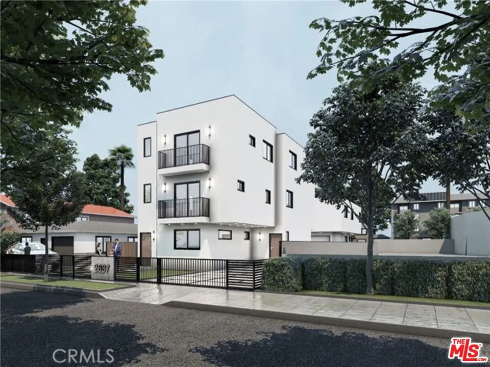 2637 S Longwood Avenue Los Angeles, CA 90016