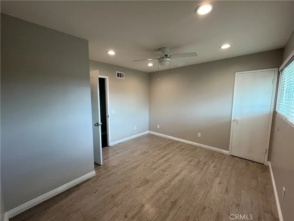 10436 Amestoy Granada Hills, CA 91344