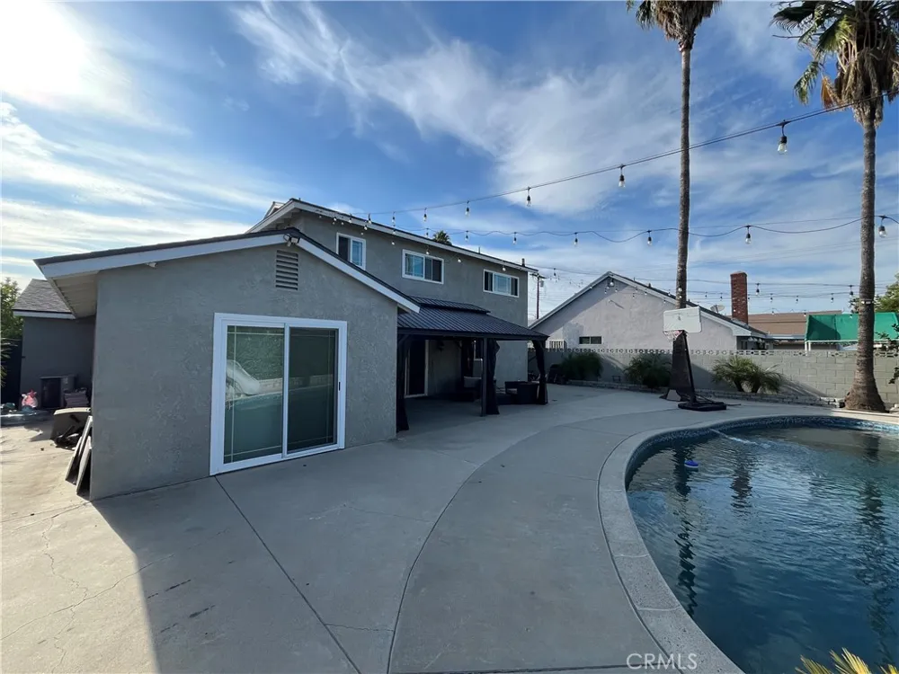 10436 Amestoy Granada Hills, CA 91344
