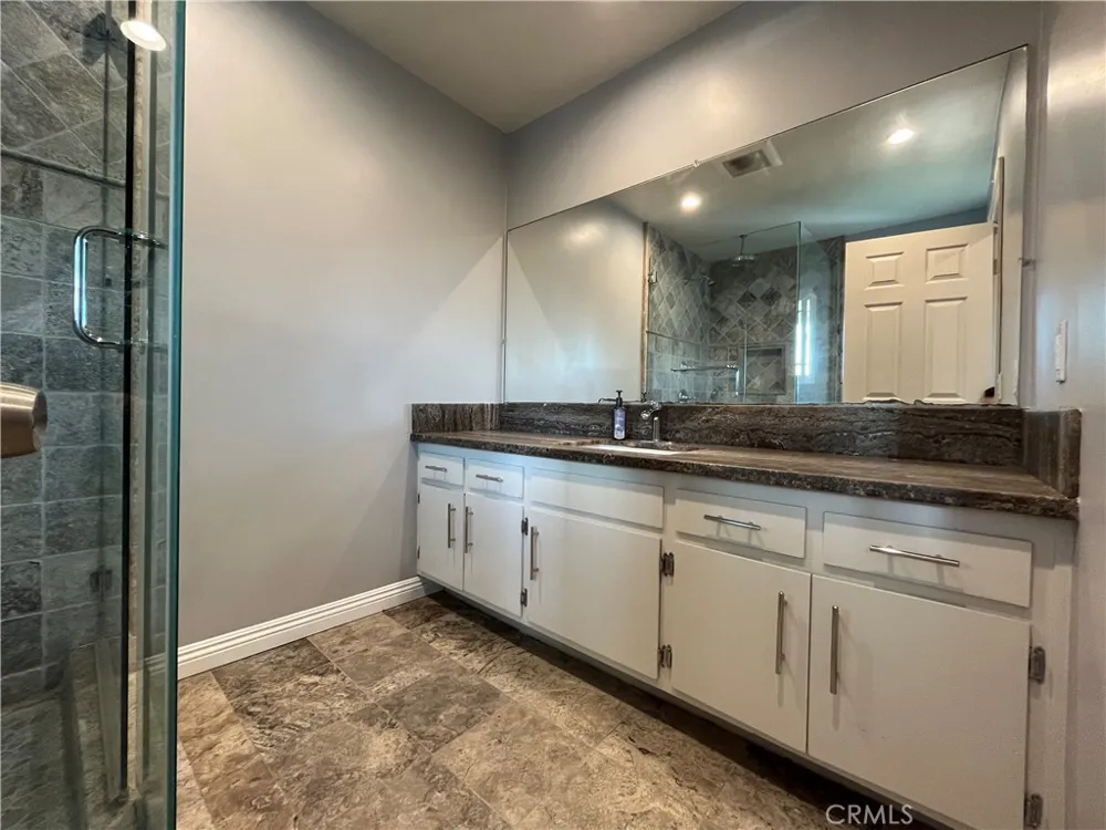 10436 Amestoy Granada Hills, CA 91344