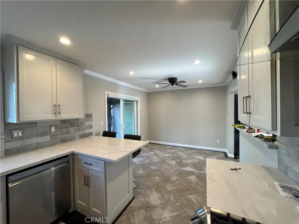 10436 Amestoy Granada Hills, CA 91344
