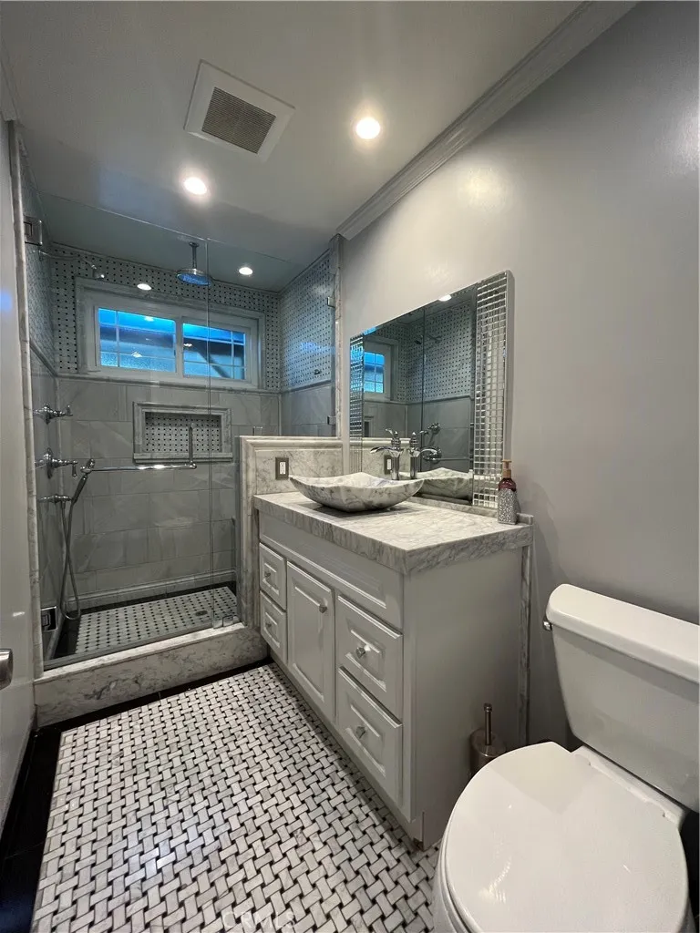 10436 Amestoy Granada Hills, CA 91344
