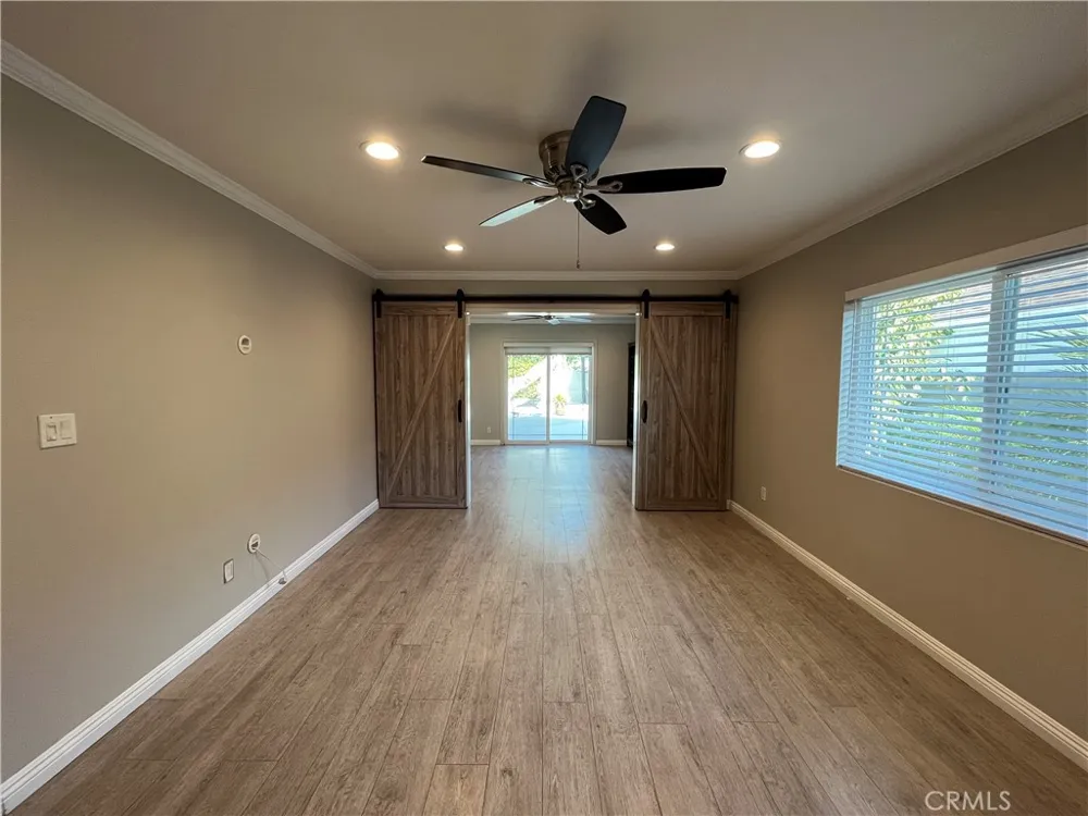 10436 Amestoy Granada Hills, CA 91344