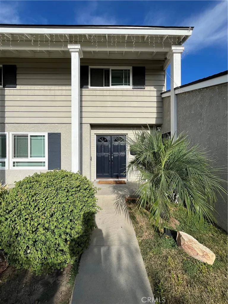 10436 Amestoy Granada Hills, CA 91344