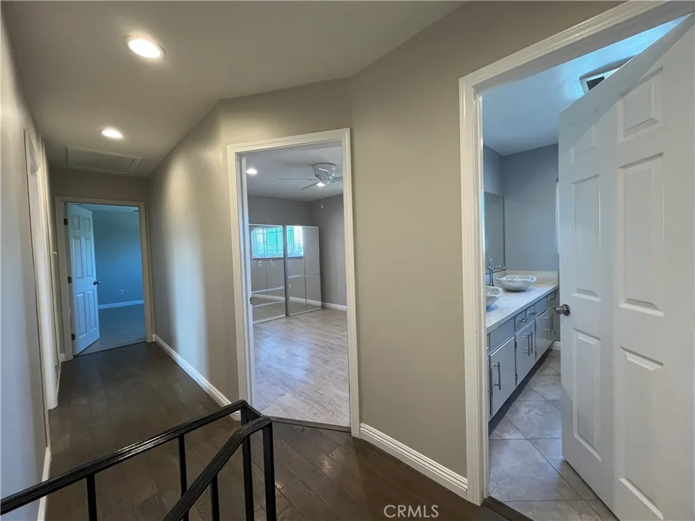 10436 Amestoy Granada Hills, CA 91344