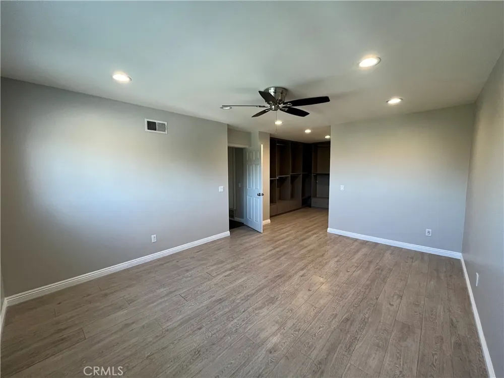 10436 Amestoy Granada Hills, CA 91344